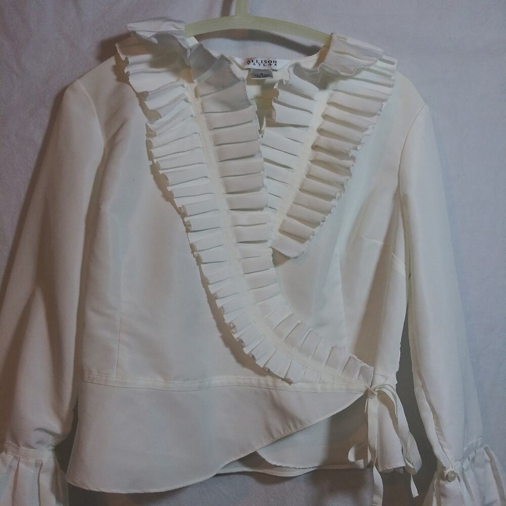 Allison Taylor White Dramatic Pleated Ruffle Collar Wrap Top Size 8 - Picture 2 of 8